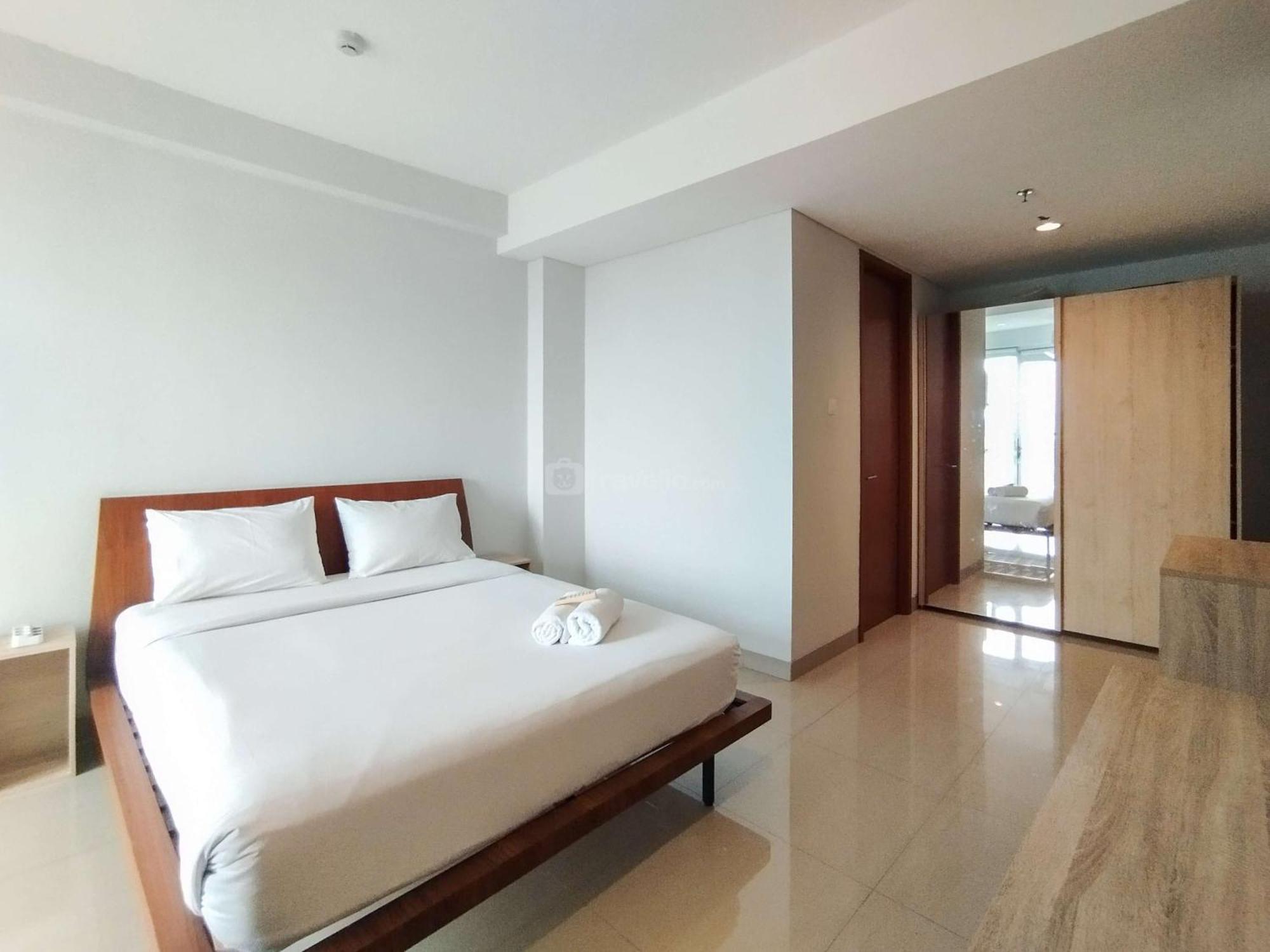 Tranquil Designed 2br Dago By Travelio Apartemen